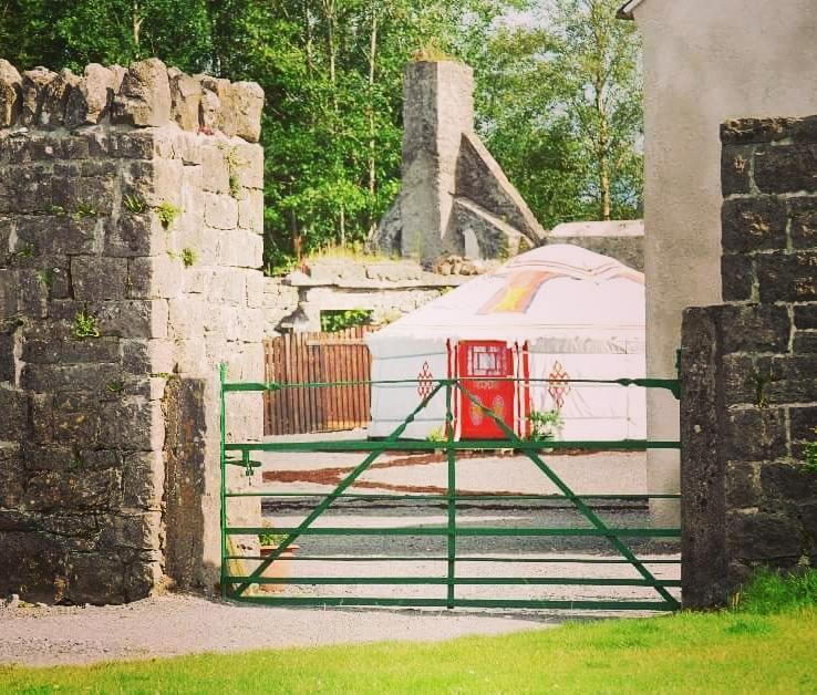 Galway Glamping Hotel Tuam Exterior photo