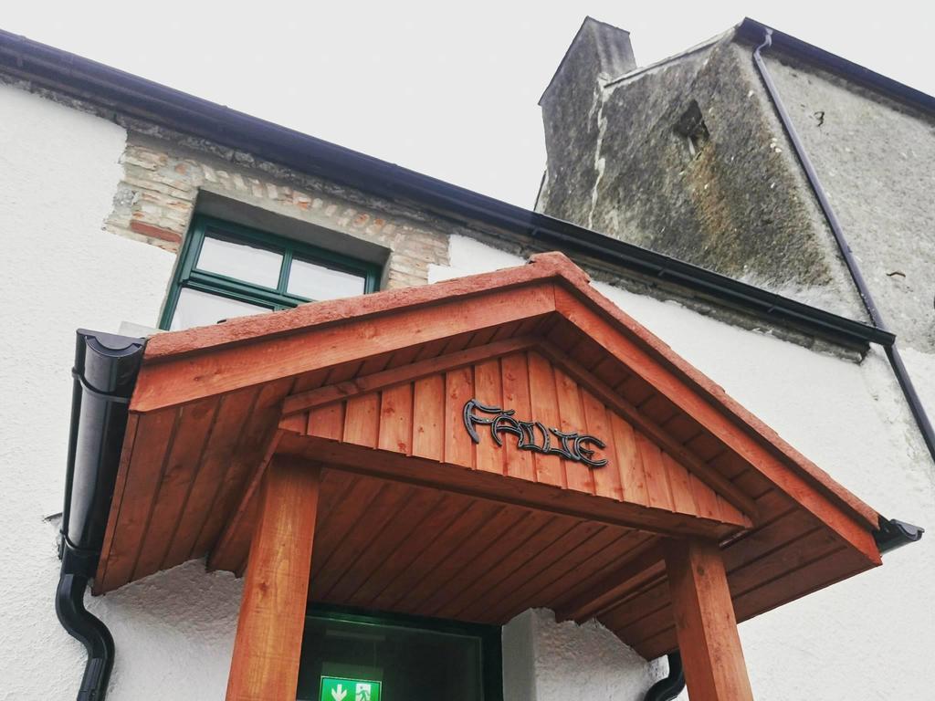Galway Glamping Hotel Tuam Exterior photo